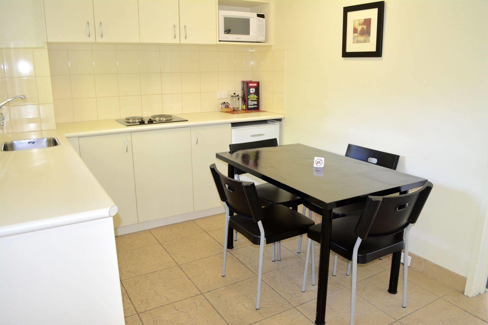 Albert Heights Serviced Apartments Мельбурн Экстерьер фото