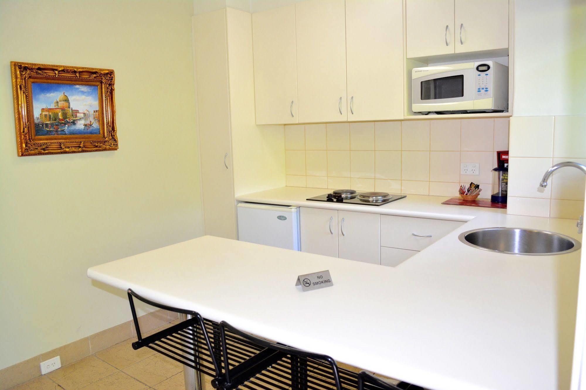 Albert Heights Serviced Apartments Мельбурн Экстерьер фото
