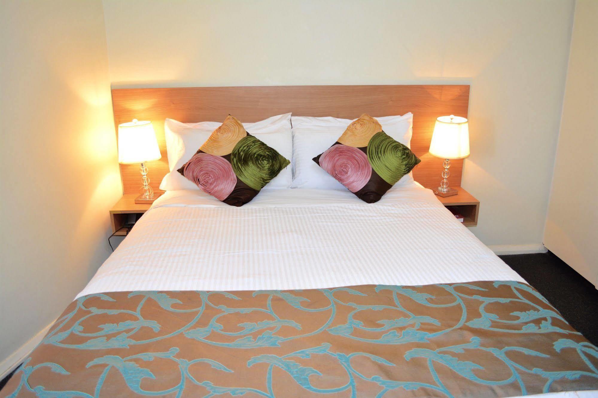 Albert Heights Serviced Apartments Мельбурн Экстерьер фото