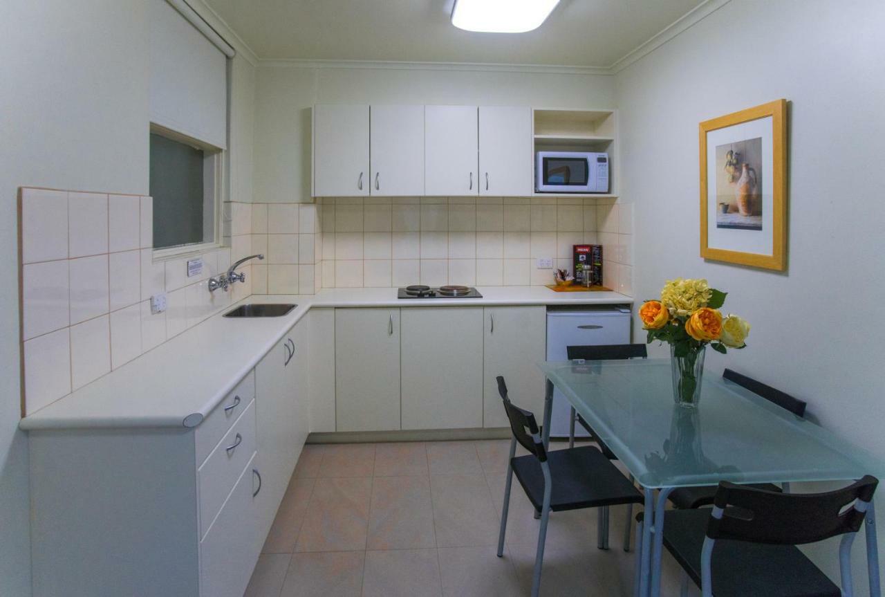 Albert Heights Serviced Apartments Мельбурн Экстерьер фото